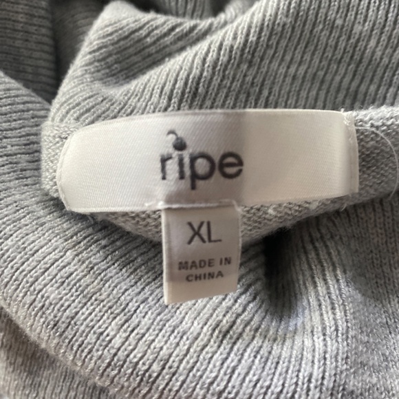 Maternity & Nursing Sweater - Picture 6 of 7